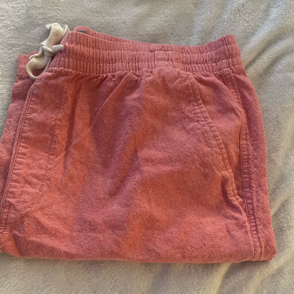 Men’s XL Old Navy Coral Bermuda Shorts!